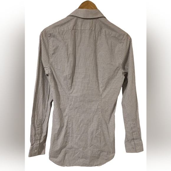 White Casual Button Down Shirt with Subtle Checkered Pattern - Picture 2 of 5